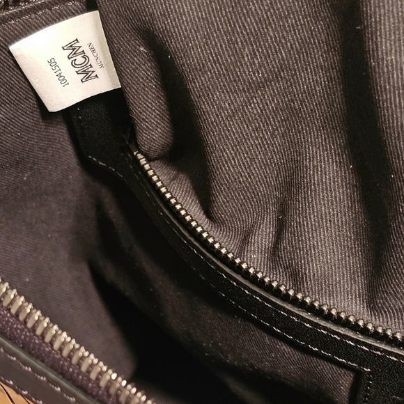 MCM Gold & Black Pvc Leather Clutch/Geometric Laptop Pouch - Picture 10 of 15